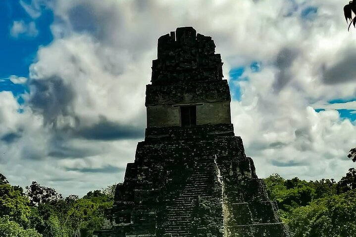 Full Day Tikal Sunrise Tour from Flores and Archaeological Tour
