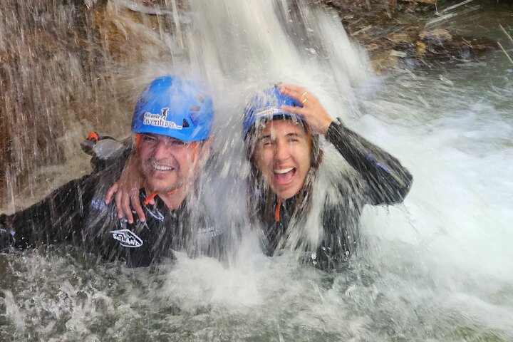 Canyoning experience in Barranco del Gorgo de la Escalera