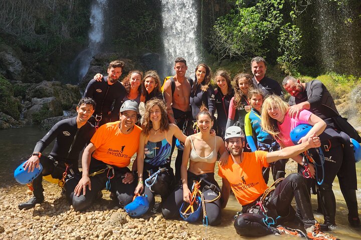 Canyoning experience in Barranco del Gorgo de la Escalera