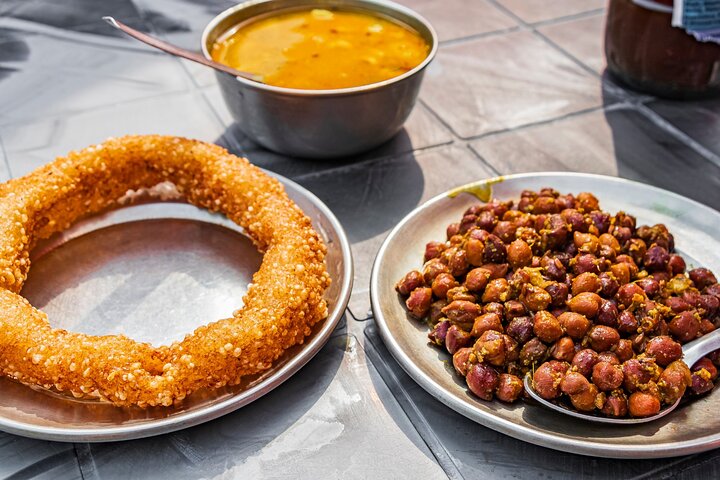 Pelling Food Crawl (2 Hours Guided Local Food Tasting Tour)