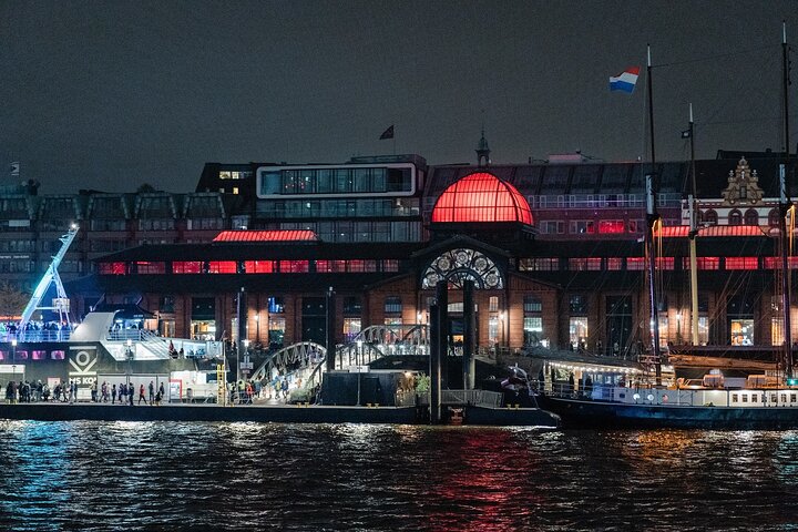 Great light trip 90 minutes in the port of Hamburg