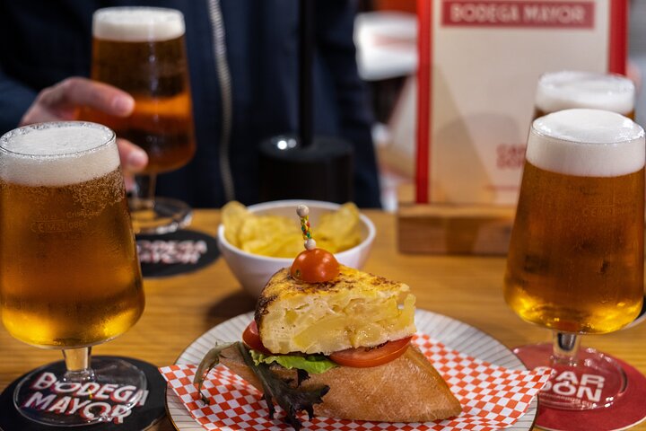 Gourmet Tapas and Wine Tour in Palma de Mallorca