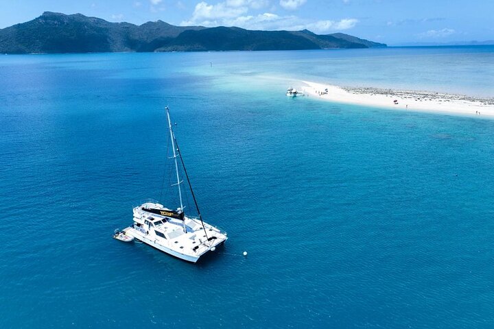 Whitsunday Islands Sail, SUP & Snorkel Tour-Small group