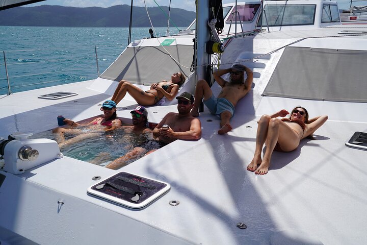Whitsunday Islands Sail, SUP & Snorkel Tour-Small group