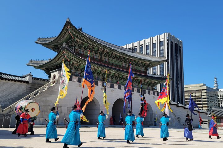 Full-day Customizable Private Seoul Highlight Tour
