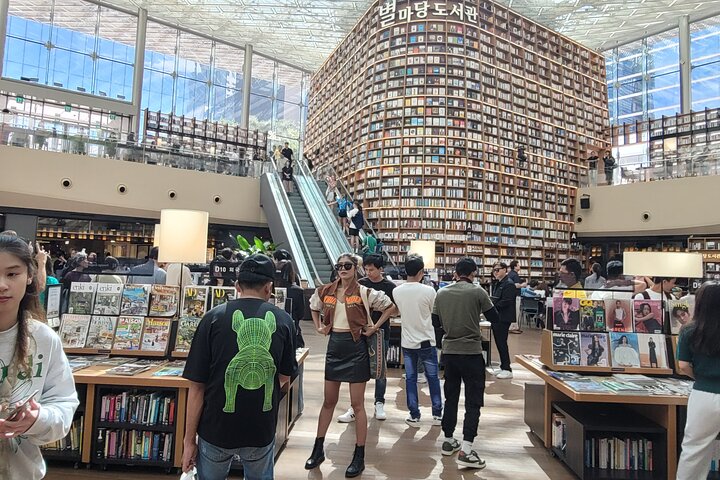 Full-day Customizable Private Seoul Highlight Tour