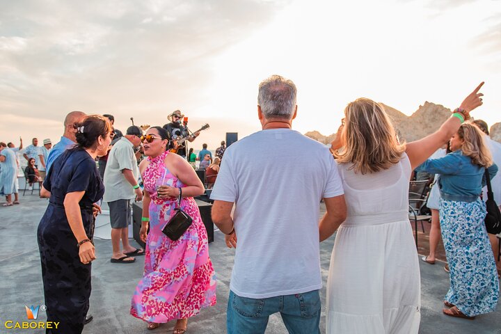 Sunset Mexican Dinner Cruise and Live Music in Cabo San Lucas
