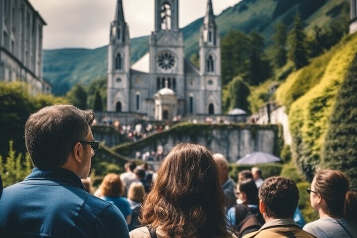 Lourdes, Guided Walking Tour in the Sanctuary