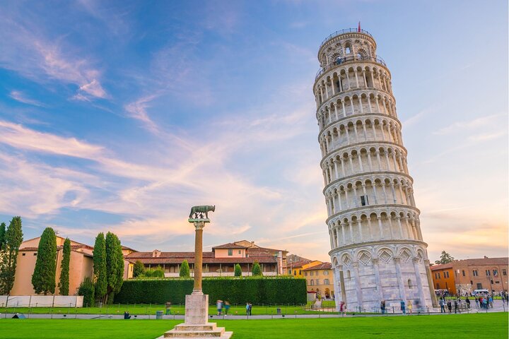 Pisa: Timed Entrance to Leaning Tower & Cathedral with AudioGuide