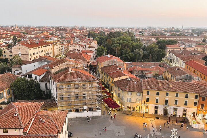 Pisa: Timed Entrance to Leaning Tower & Cathedral with AudioGuide