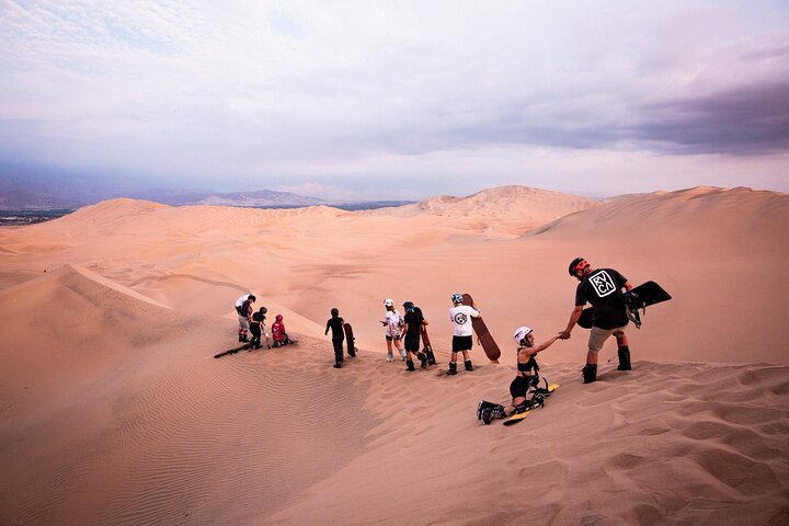 Full Day Desert Safari in Qatar with Lunch/Dinner by sea side