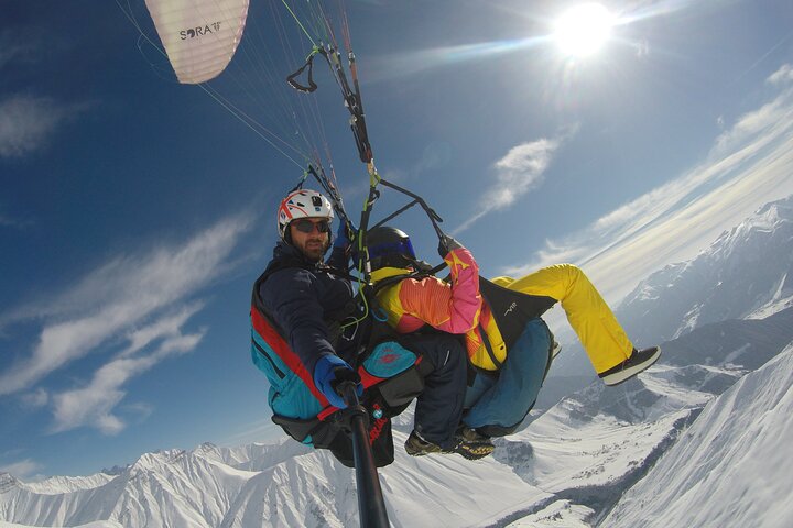 Gudauri: Paragliding with Free HD Video & Hotel Transfer