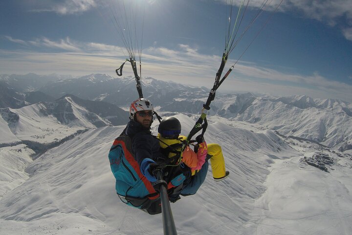 Gudauri: Paragliding with Free HD Video & Hotel Transfer