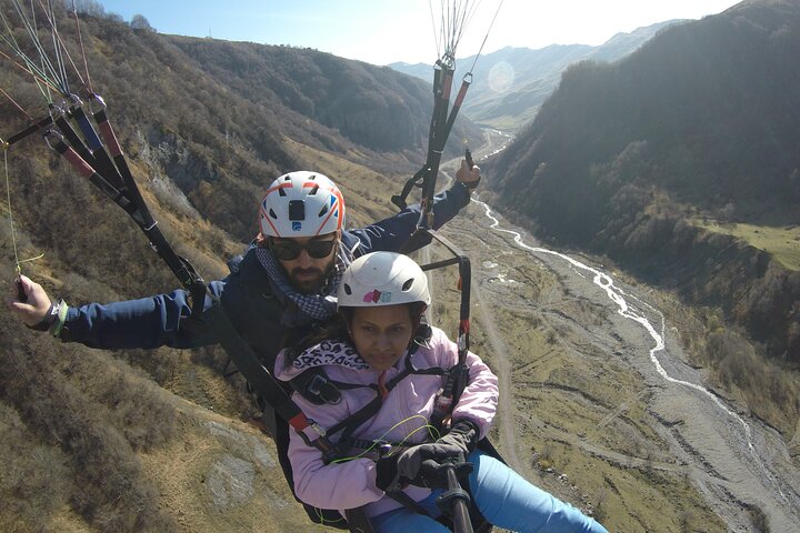 Gudauri: Paragliding with Free HD Video & Hotel Transfer