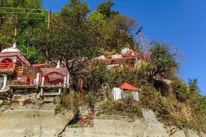 Explore the best of forest & nature in Nainital (4.5 hours Guided Tour)