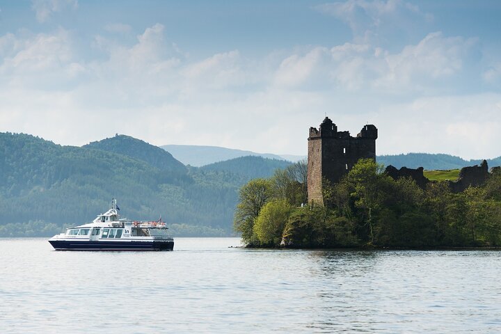 Loch Ness 50-minute Cruise with Urquhart Castle Views