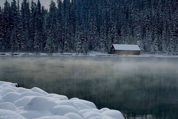 8 Iconic Stops. 12 Comfy Seats. See Banff's Best in First Class.