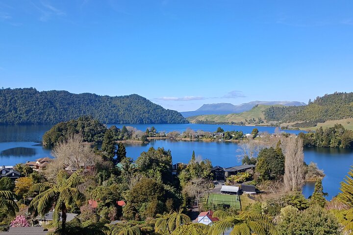 Rotorua via Kiwi/lakes country & a visit to iconic Whakarewarewa