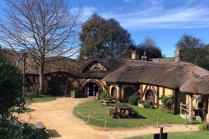 Hobbiton movie set tour and a lot more beautiful NZ sights