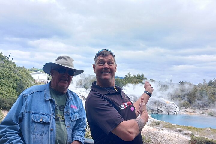 Private, via beaches, Kiwi farm to Rotorua 8 lakes & Geothermal