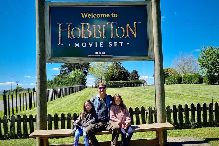 Hobbiton movie set tour and a lot more beautiful NZ sights