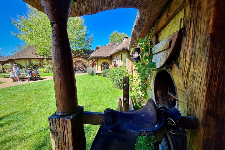 Hobbiton movie set tour and a lot more beautiful NZ sights
