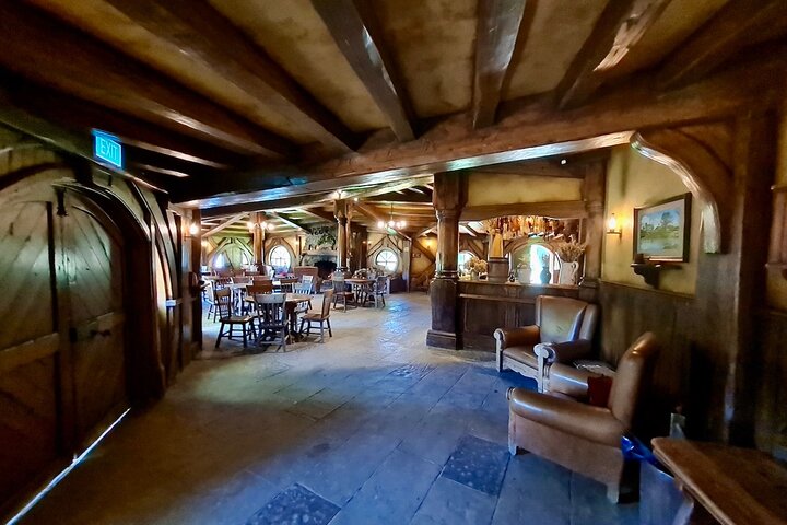 Hobbiton movie set tour and a lot more beautiful NZ sights