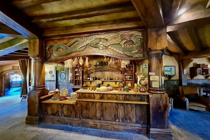 Hobbiton movie set tour and a lot more beautiful NZ sights