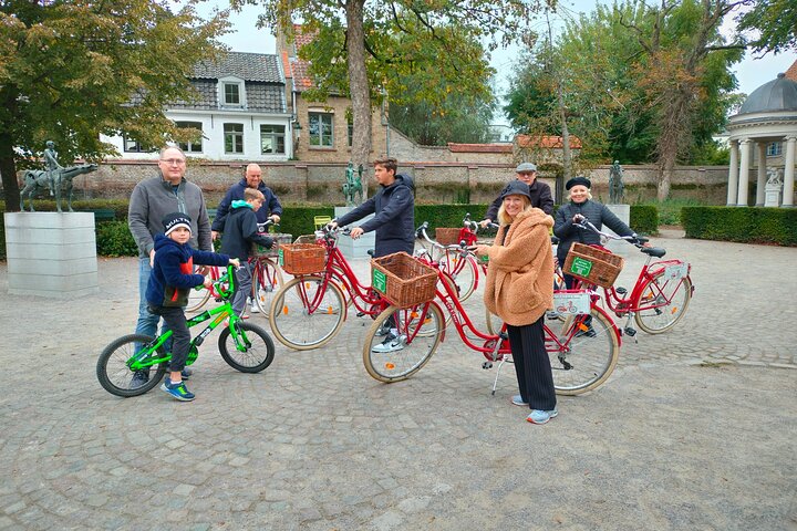 Bruges Guided Retro Biketour: Highlights, Hidden Gems & Tasting