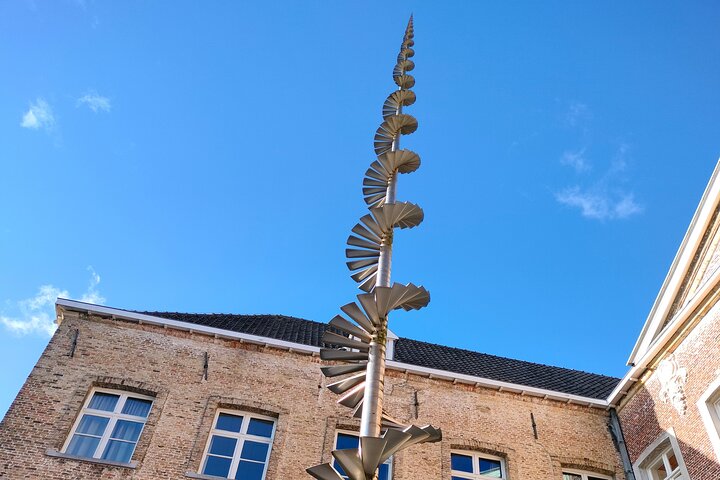 Bruges Guided Retro Biketour: Highlights, Hidden Gems & Tasting