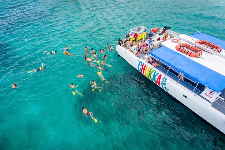 Dunn's River Falls Catamaran Cruise, Ocho Rios