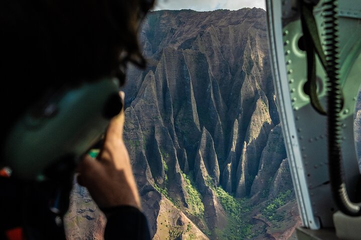 KAUAI LUXURY 60-Minute Doors-Off Helicopter ADVENTURE