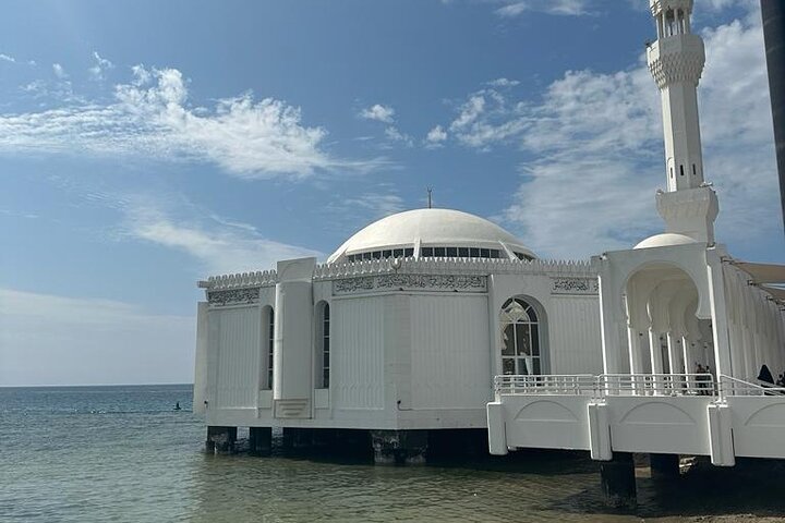 Historic District Tour in Jeddah By a Local Guide