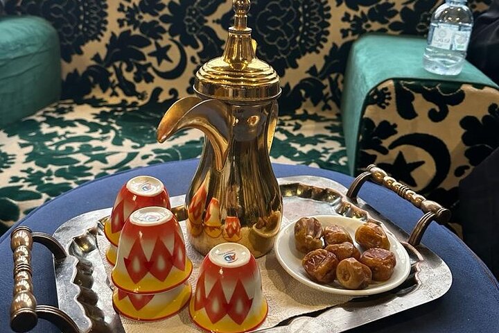 Historic District Tour in Jeddah By a Local Guide