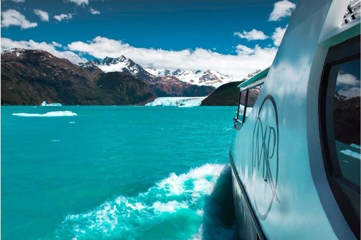 Full Day on Board Maria Turquesa Cruise and Perito Moreno Glacier
