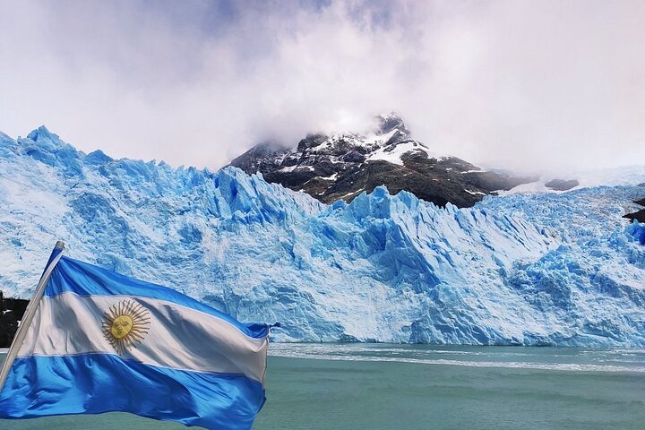 Full Day on Board Maria Turquesa Cruise and Perito Moreno Glacier