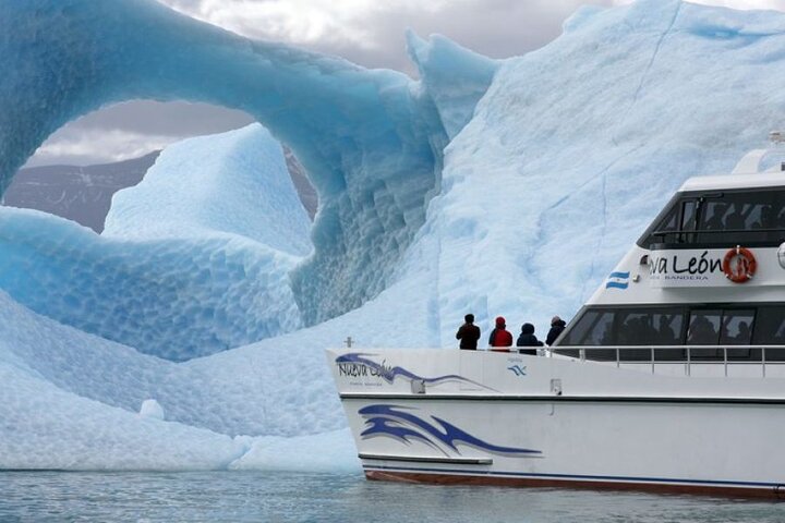 Full Day on Board Maria Turquesa Cruise and Perito Moreno Glacier