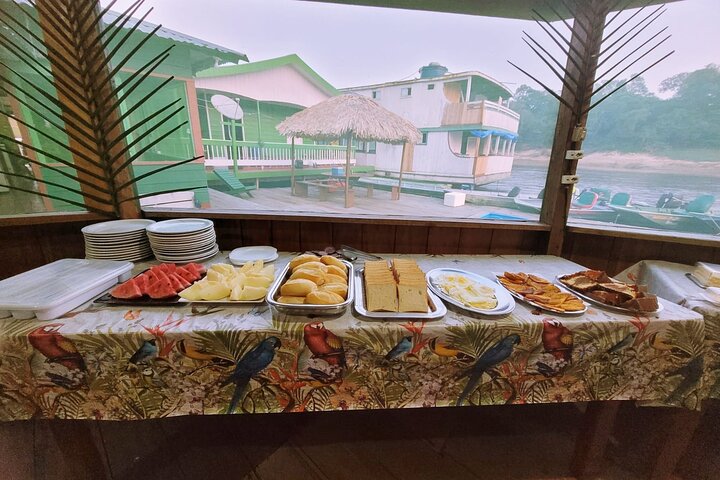 Taste of the Amazon Jungle 3D-2N-A Amazon Tapiri Floating Lodge