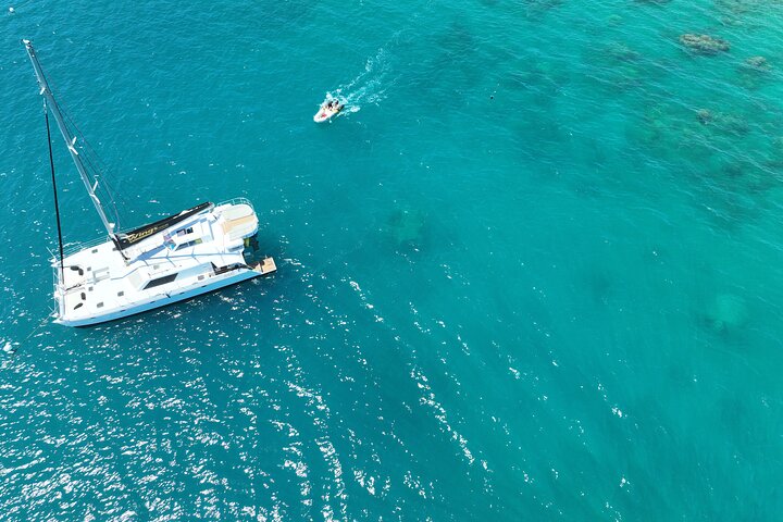 Whitsunday Islands Sail, SUP & Snorkel Tour-Small group