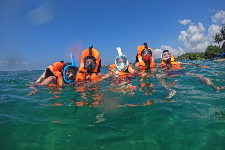 Snorkeling with Turtles in Mirissa
