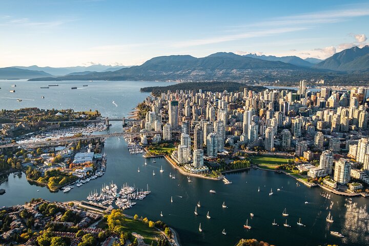 Vancouver Hop On Hop Off Trolley Tour w/ 20 Stops & Live Guide