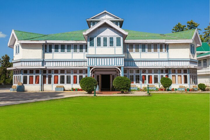 Experience the Best of Shimla with a local - Private 8 Hrs Tour in AC Car