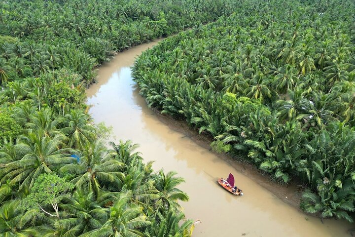 Ben Tre Mekong Zig Zag: Scooter, Sailboat, and Food (Full day)