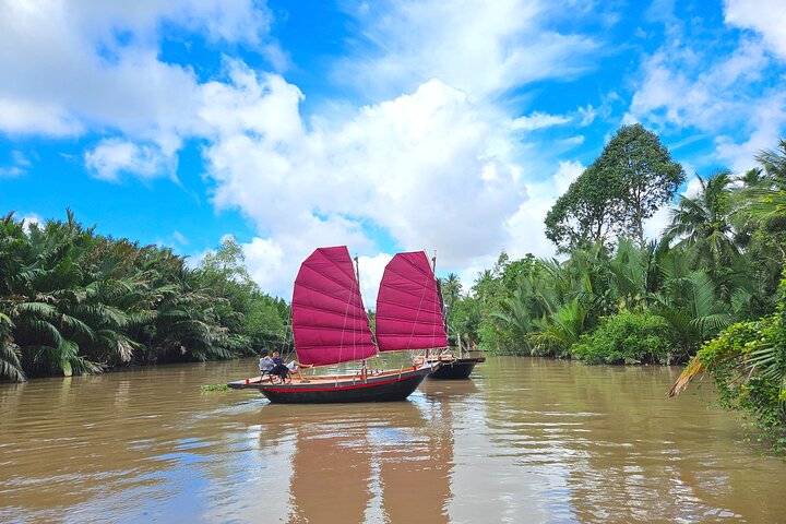 Mekong River Relaxing Sail boat cruise to Coconut Canals (1.5HRS)