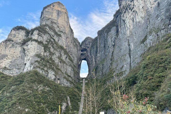 1-Day Private Tour to Mt.Tianmen & Glass Skywalk & Night Light