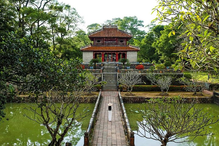 Hue Tombs Tour by Bike & Dragon Boat Cruise on Perfume River