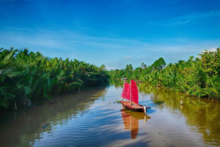 Mekong River Relaxing Sail boat cruise to Coconut Canals (1.5HRS)
