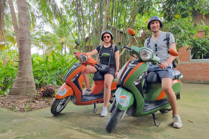 Ben Tre: Scooter, Culture, Sailboat and Mekong Food (Half Day)