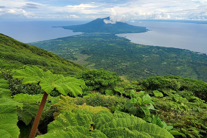 Ometepe trekking - Volcano Concepcion By Happy Tours