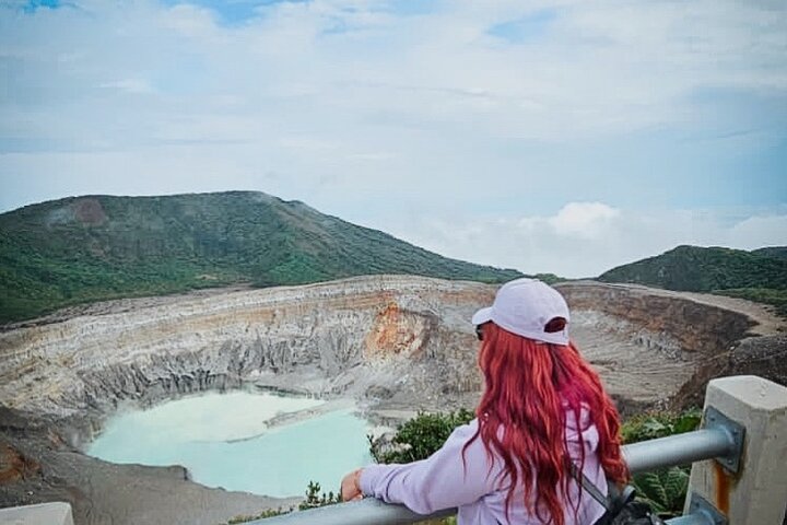 Poás Volcano and Coffee Tour with Tasting and La Paz Falls